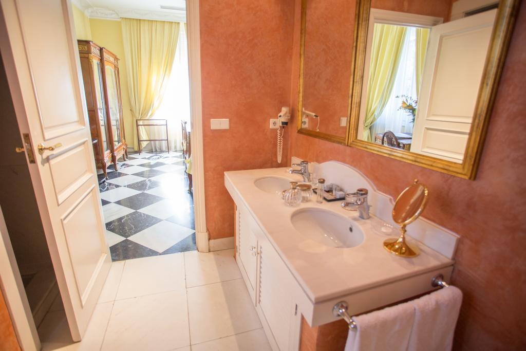 Hotel De La Palmera 4*