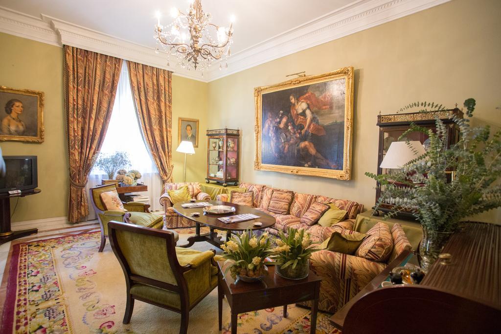 Hotel De La Palmera 4*